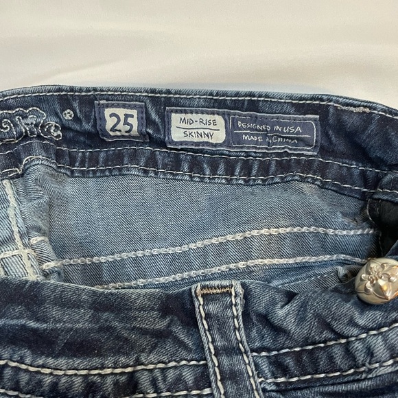 Miss Me Skinny Jeans MID RISE Stones Silver Details on Front and Back Pockets. - Picture 13 of 16